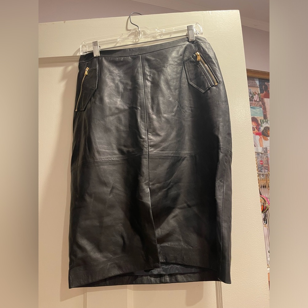 NWT 100% leather Classiques Entier black pencil skirt with zipper slit pockets
